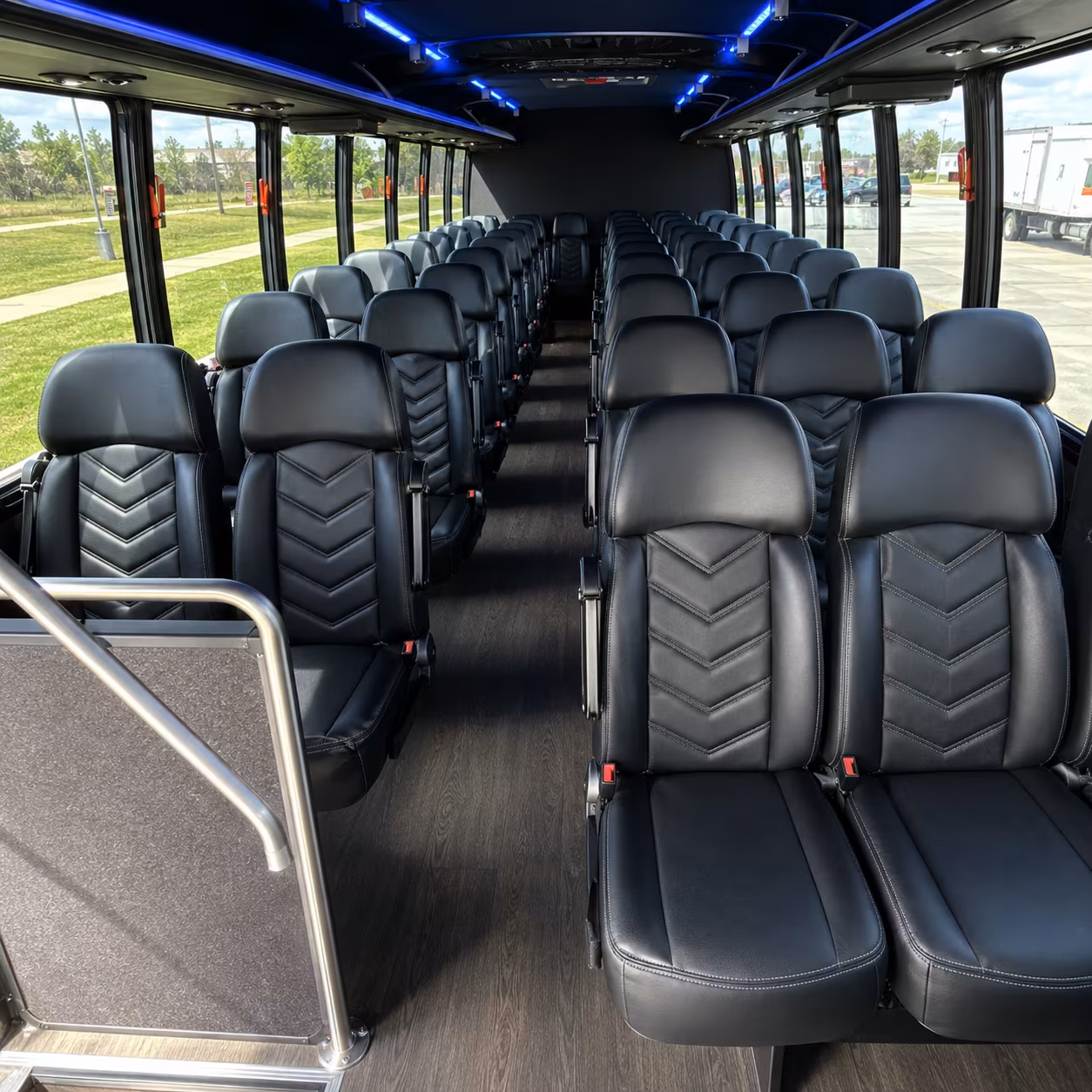 minibus rentals for norfolk field trips nauticus the virginia zoo more