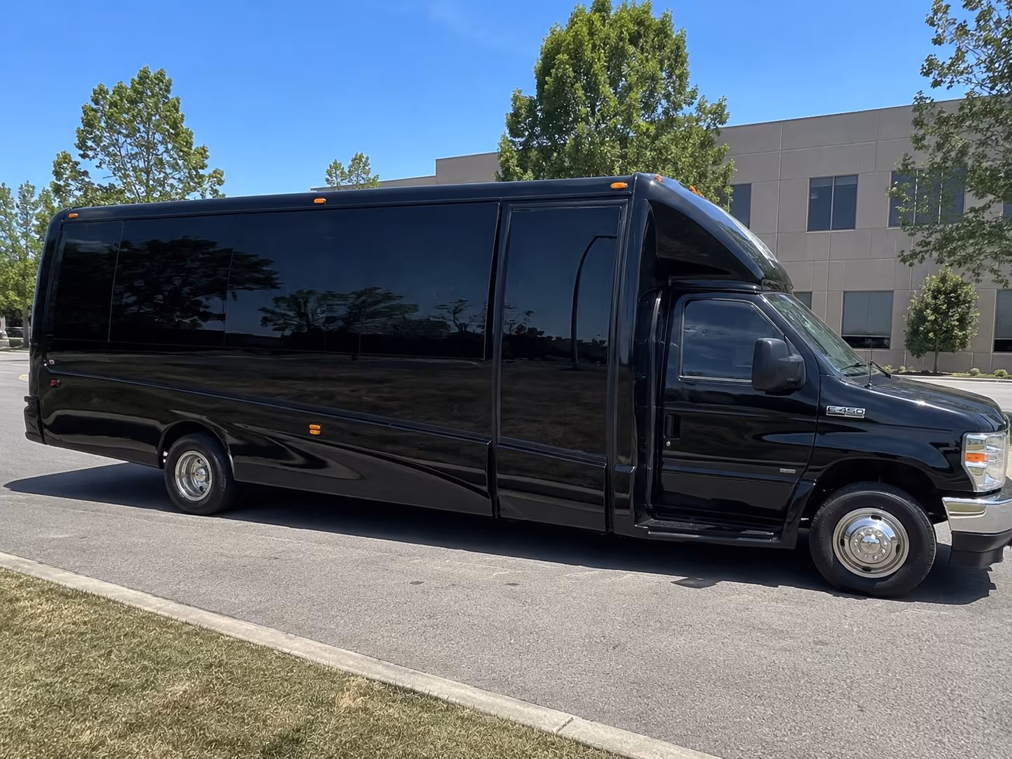 party buses at the virginia beach oceanfront for the night your group deserves